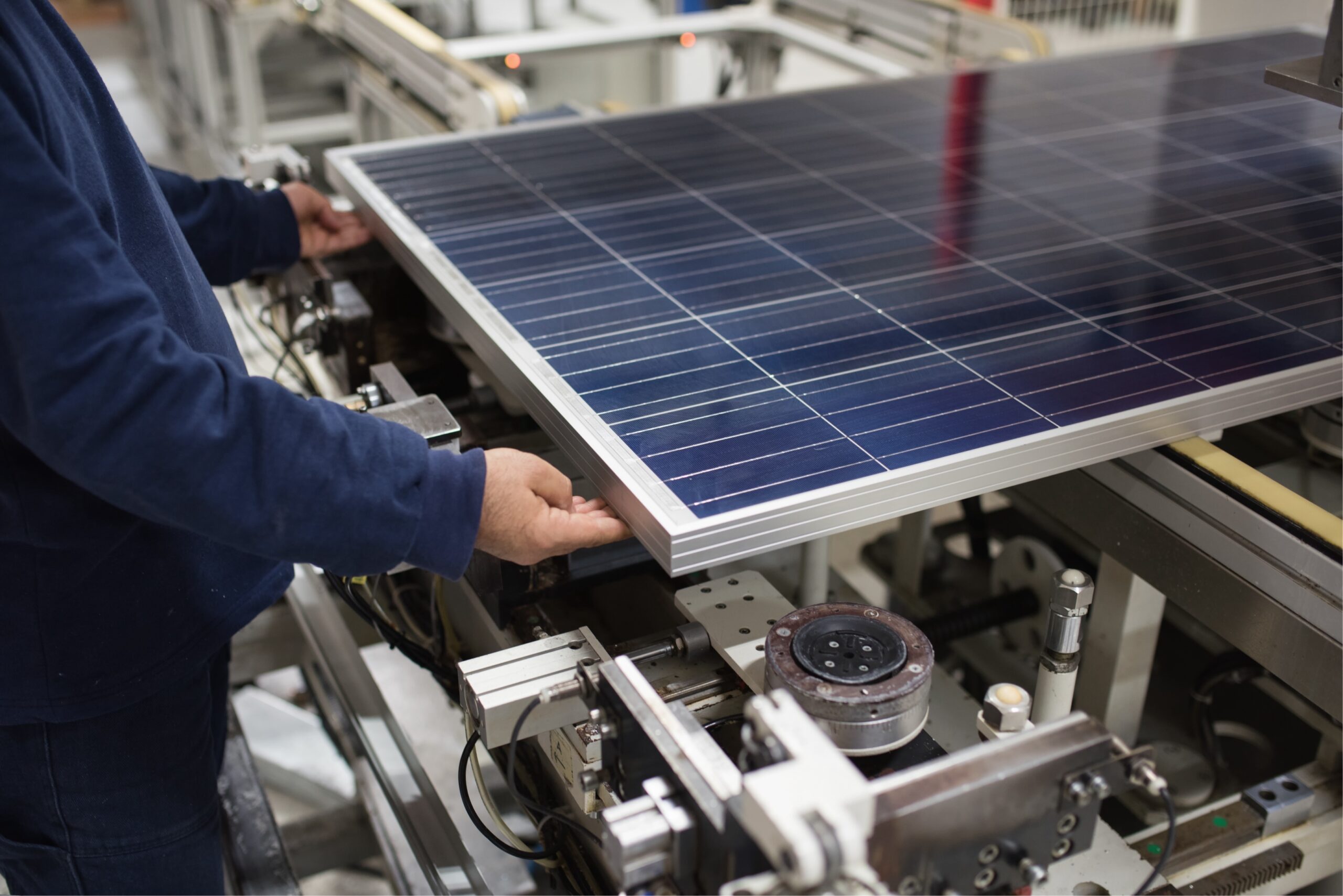 US lawmakers seek to block Chinese firms from solar manufacturing subsidy